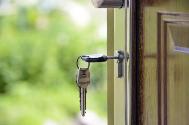 keys in austin rental home door
